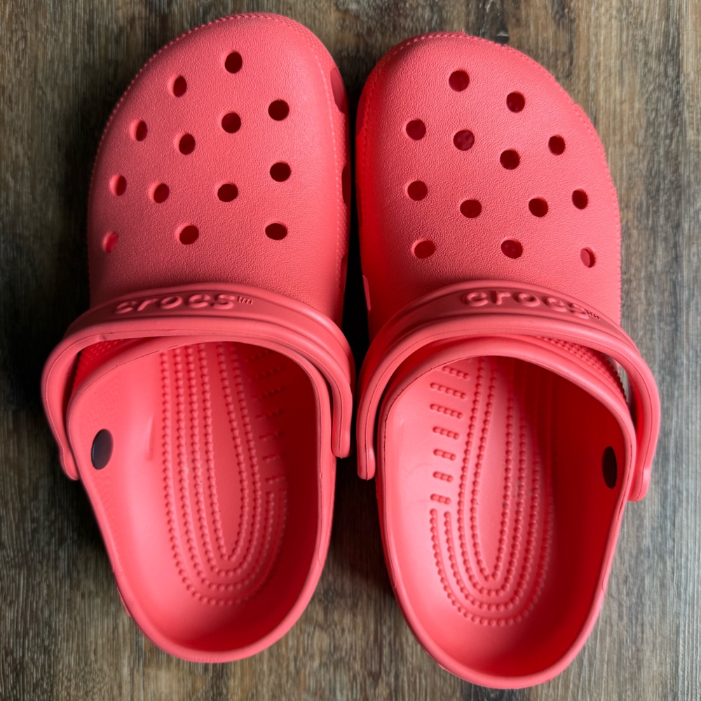 Women’s CROCS - guava - size 8